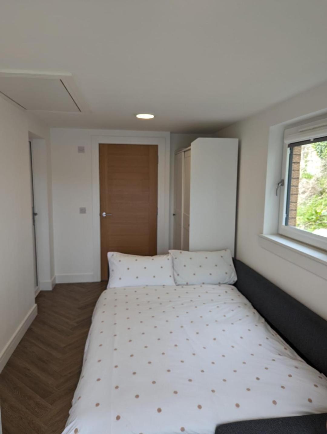 En-Suite Double Room With Private Entrance Édimbourg Extérieur photo